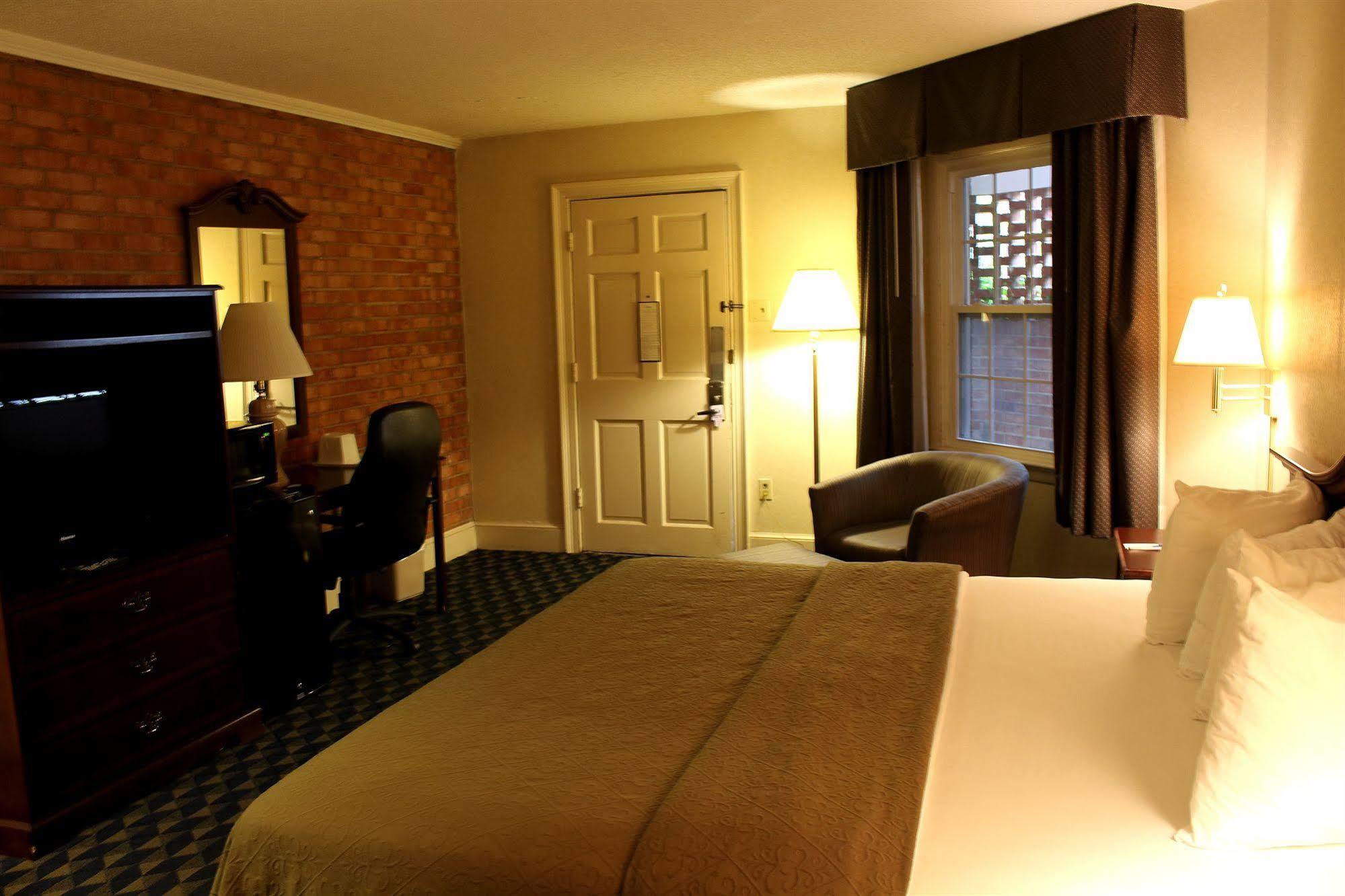 Governor House Inn Arlington/Falls Church Eksteriør billede